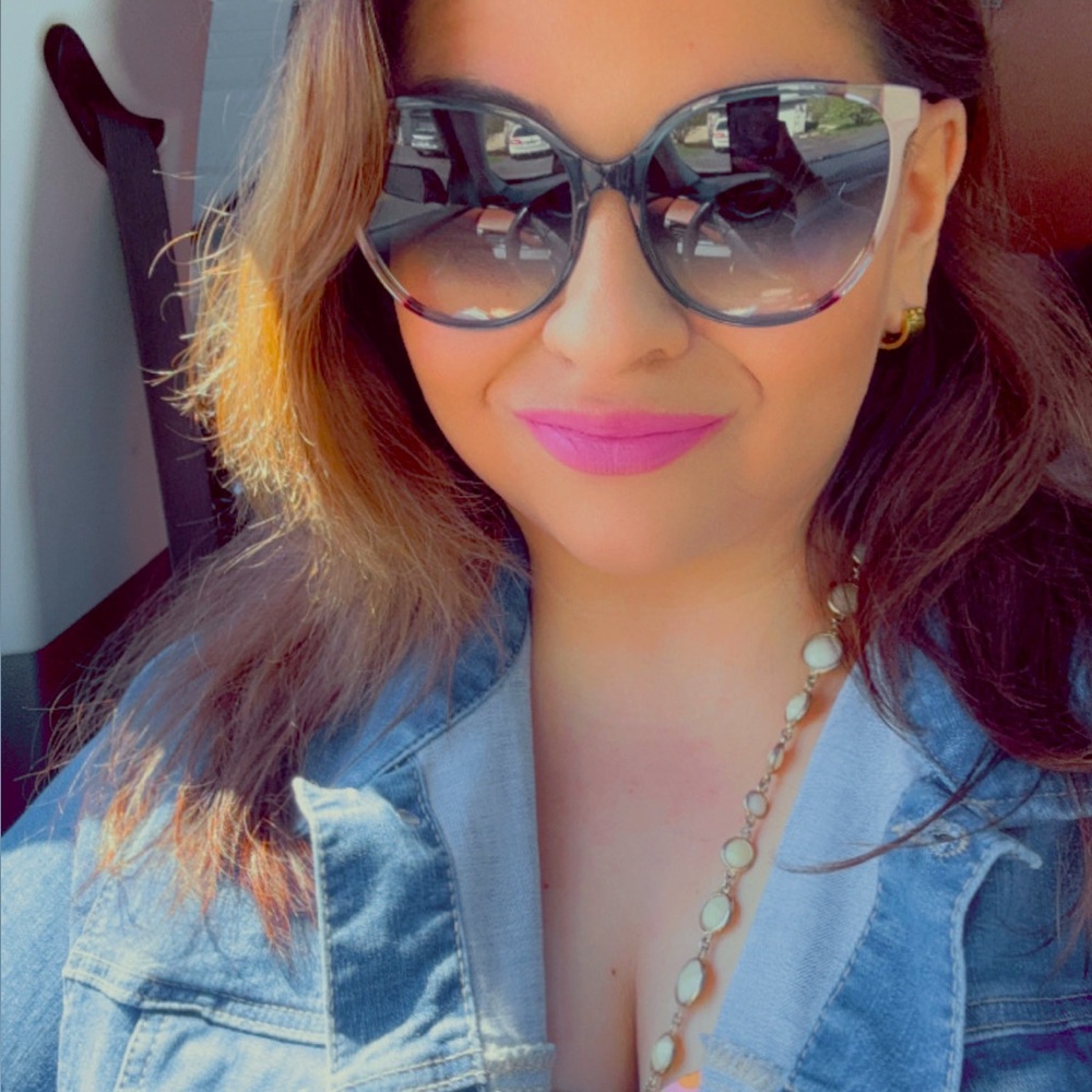 🎉 POSH AMBASSADOR STATUS 🎉